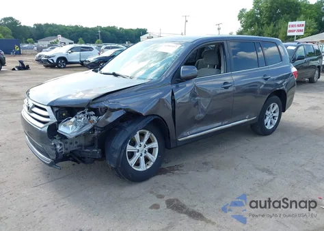 2013 Toyota Highlander Base V6 из США, поврежденный, VIN 5TDBK3EH4DS192075